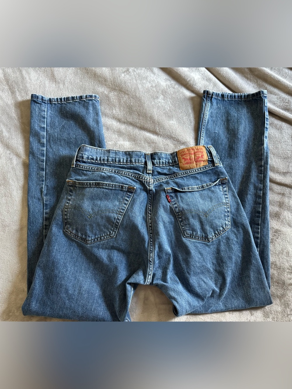 Levi's Men's Medium Blue Relaxed Jeans with Signature Patch